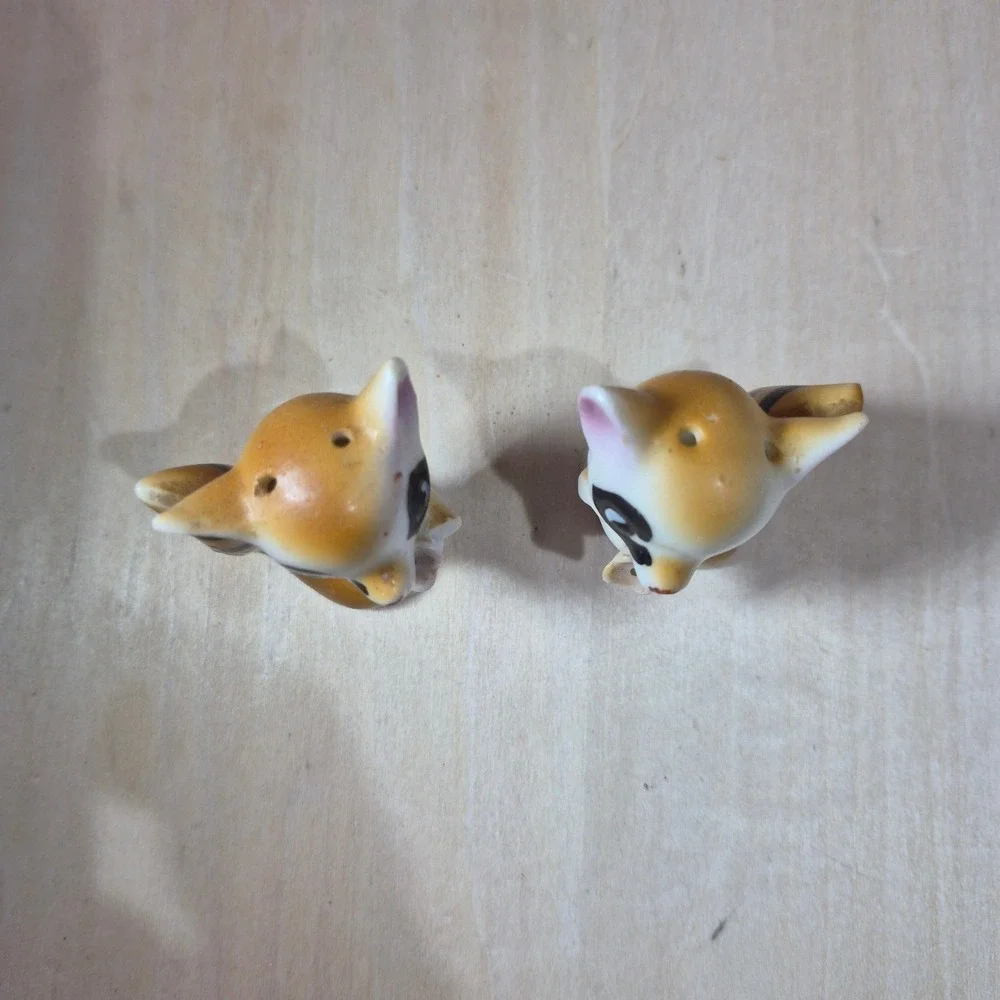 Vintage Ceramic Raccoon Salt and Pepper Shakers‎ Anthropomorphic Animal Set 2